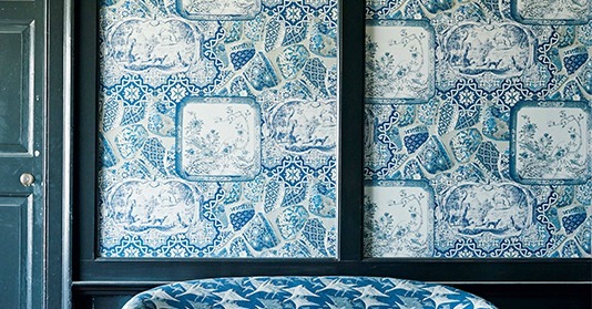 Blue and white floral wallpaper
