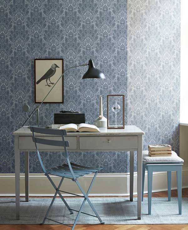How to Use Damask Wallpaper