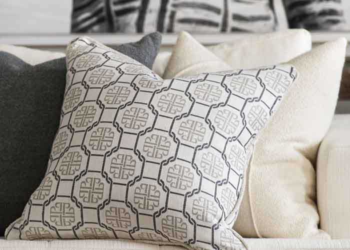 How to Style Cushions