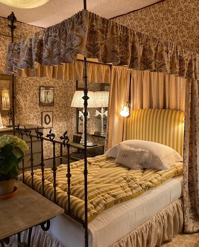 Four Poster Bed Curtain Ideas