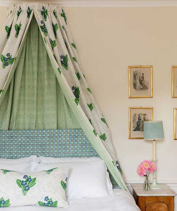 Canopy Bed in Small Room