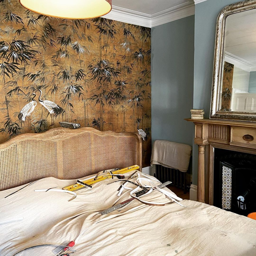 Striking Gold Mural Wallpaper Bedroom Feature Wall Ideas Garza Wall