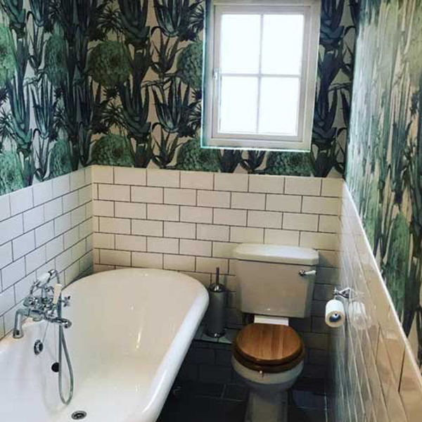 Large Scale Bathroom Wallpaper